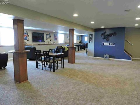 5420 E Carpenter Rd, Flint, MI 48506 photo 15