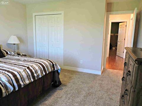 5420 E Carpenter Rd, Flint, MI 48506 photo 32