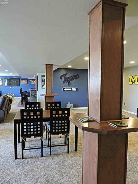 5420 E Carpenter Rd, Flint, MI 48506 photo 16