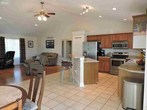 5420 E Carpenter Rd, Flint, MI 48506 photo 9
