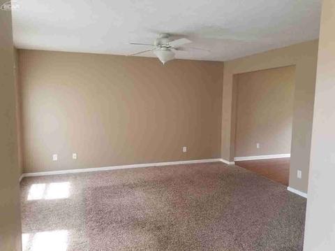 440 Pineview, Belding, MI 48809 photo 3
