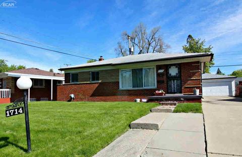 1714 Griggs Dr, Flint, MI 48504 photo 1