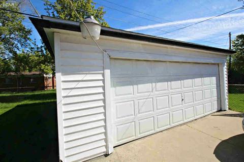 1714 Griggs Dr, Flint, MI 48504 photo 9