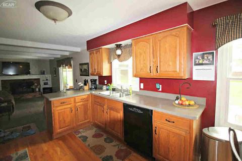 2247 W Maple Ave, Flint, MI 48507 photo 5