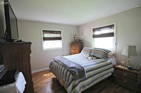 2247 W Maple Ave, Flint, MI 48507 photo 18