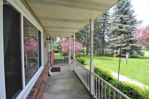 2247 W Maple Ave, Flint, MI 48507 photo 2
