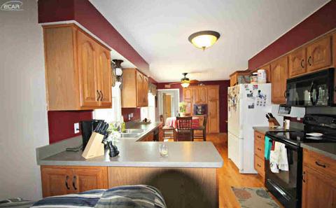 2247 W Maple Ave, Flint, MI 48507 photo 14