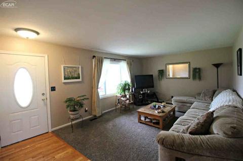 2247 W Maple Ave, Flint, MI 48507 photo 3