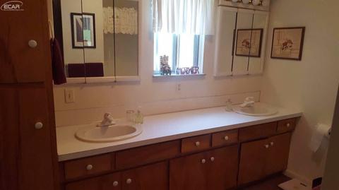 405 Dale St, Flushing, MI 48433 photo 7