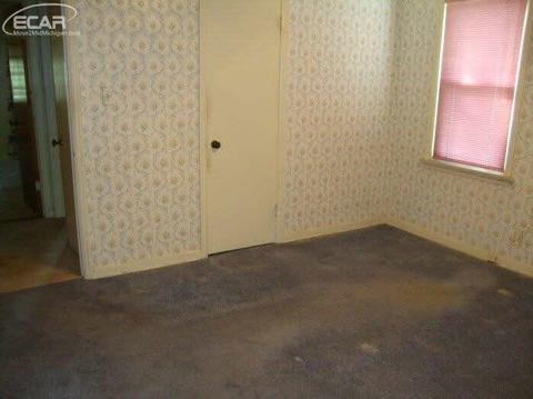 2563 Norbert St, Flint, MI 48504 photo 8
