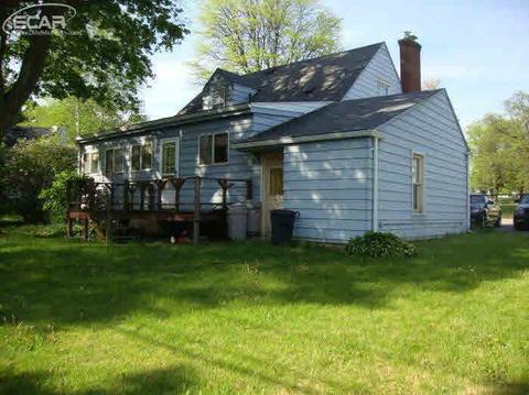 2563 Norbert St, Flint, MI 48504 photo 2