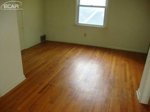 2563 Norbert St, Flint, MI 48504 photo 12