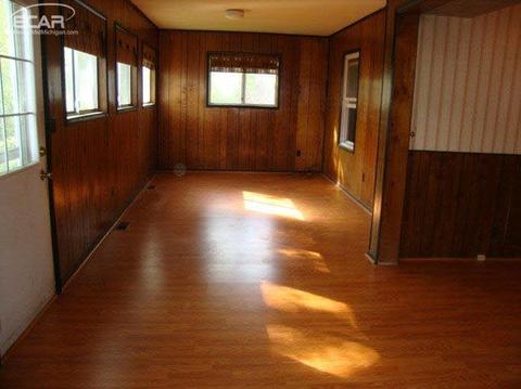 2563 Norbert St, Flint, MI 48504 photo 5