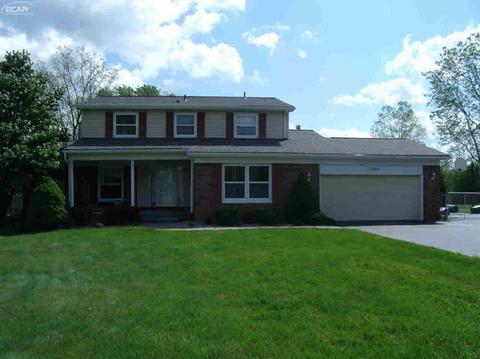 1094 River Forest Dr, Flint, MI 48532 photo 1