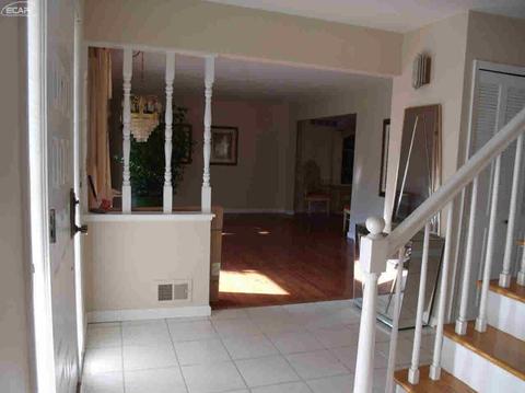 1094 River Forest Dr, Flint, MI 48532 photo 9