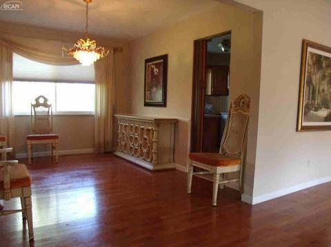 1094 River Forest Dr, Flint, MI 48532 photo 8