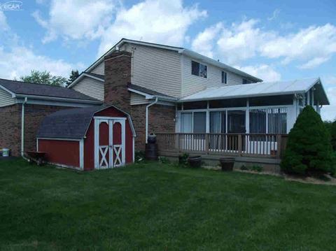 1094 River Forest Dr, Flint, MI 48532 photo 2