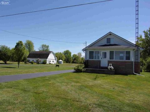 7157 Coldwater Rd, Flushing, MI 48433 photo 1