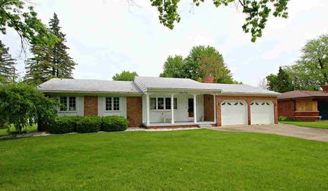 1109 Clearview Dr, Flushing, MI 48433 photo 1