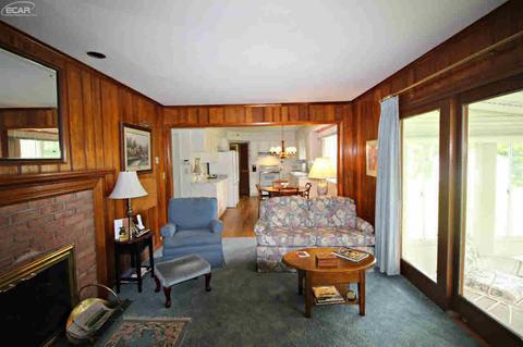 1109 Clearview Dr, Flushing, MI 48433 photo 8