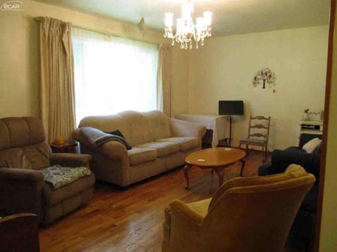 1204 S Elms Rd, Flint, MI 48532 photo 5