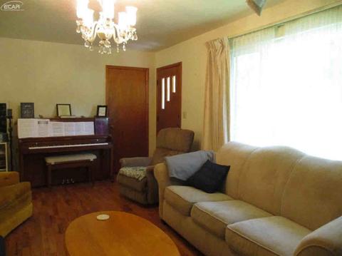 1204 S Elms Rd, Flint, MI 48532 photo 8