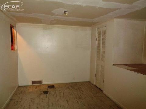 3213 E Mount Morris Rd, Mount Morris, MI 48458 photo 7