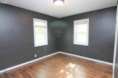 6475 Johnson Rd, Flushing, MI 48433 photo 7