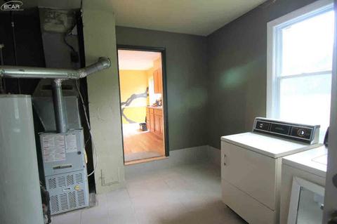 6475 Johnson Rd, Flushing, MI 48433 photo 9