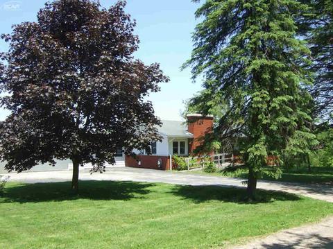 101 Gerst Rd, Leonard, MI 48367 photo 2