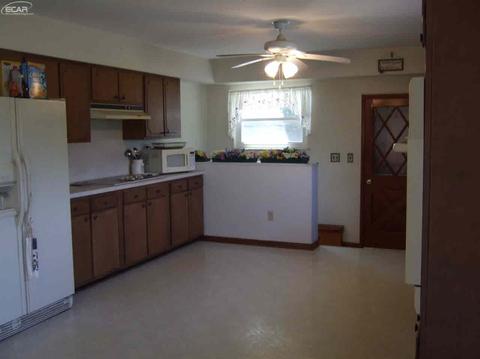 101 Gerst Rd, Leonard, MI 48367 photo 4