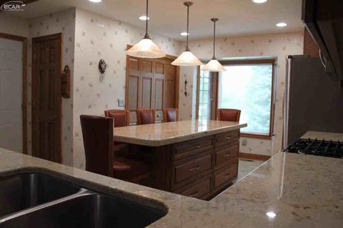 1030 N Linden Rd, Flint, MI 48532 photo 6