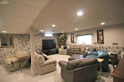245 Aberdeen Ct, Flushing, MI 48433 photo 22