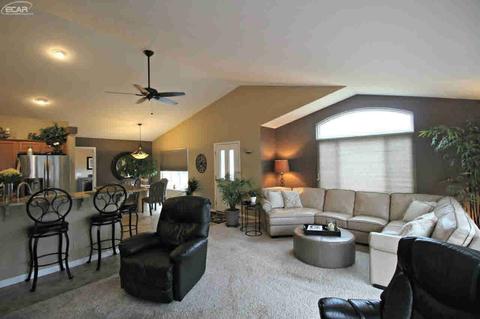 245 Aberdeen Ct, Flushing, MI 48433 photo 8