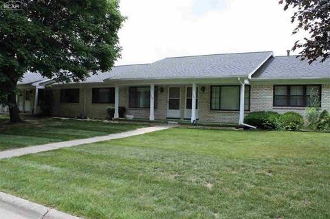 1102 Normandy Terrace Dr, Flint, MI 48532 photo 1