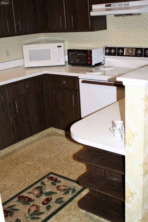 1102 Normandy Terrace Dr, Flint, MI 48532 photo 16