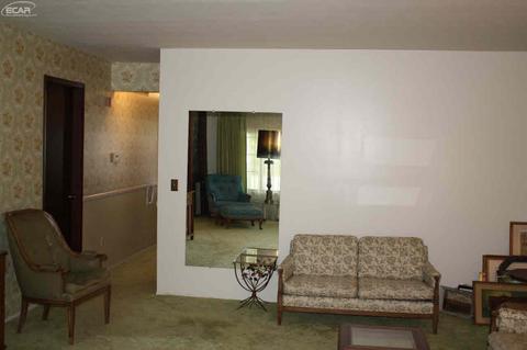 1102 Normandy Terrace Dr, Flint, MI 48532 photo 6
