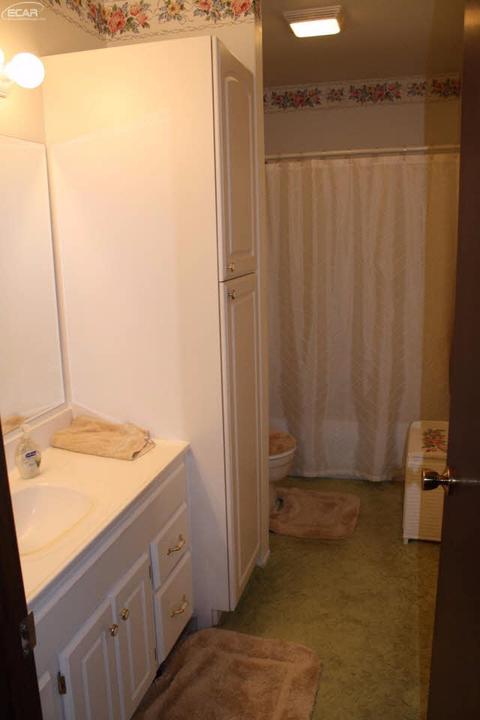 1102 Normandy Terrace Dr, Flint, MI 48532 photo 17