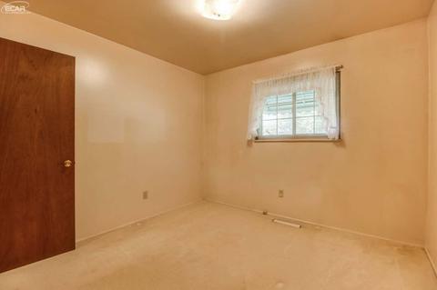 7040 Partridge Dr, Flushing, MI 48433 photo 23