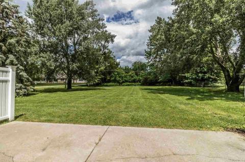 7040 Partridge Dr, Flushing, MI 48433 photo 2
