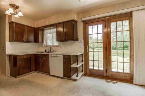 7040 Partridge Dr, Flushing, MI 48433 photo 3