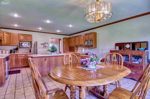 10182 E Richfield Rd, Davison, MI 48423 photo 23