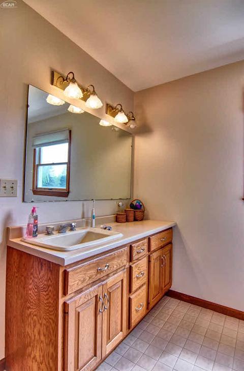 10182 E Richfield Rd, Davison, MI 48423 photo 18