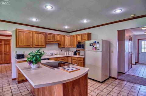 10182 E Richfield Rd, Davison, MI 48423 photo 28