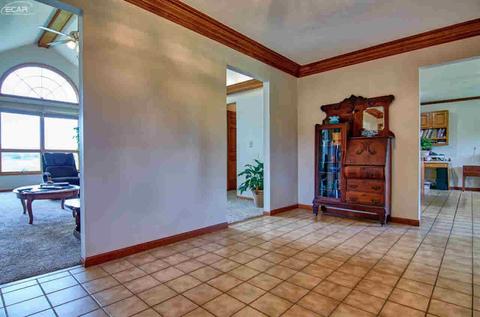 10182 E Richfield Rd, Davison, MI 48423 photo 5