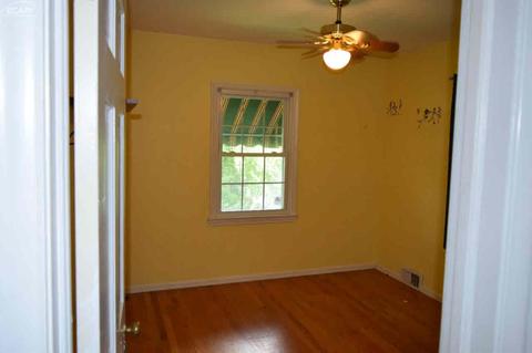 606 Commonwealth Ave, Flint, MI 48503 photo 8