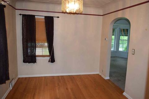 606 Commonwealth Ave, Flint, MI 48503 photo 6