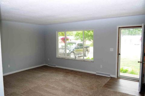 4444 Sheldon Ln, Flint, MI 48507 photo 2