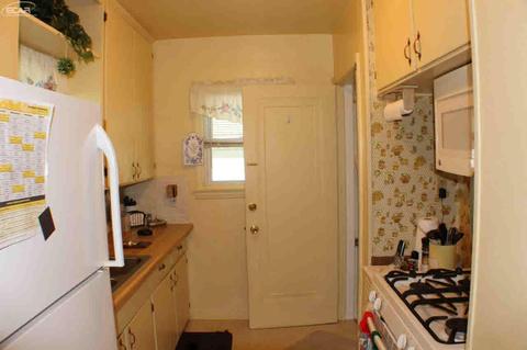 532 Burroughs Ave, Flint, MI 48507 photo 5