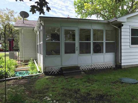 7082 Hickory St, Flushing, MI 48433 photo 4